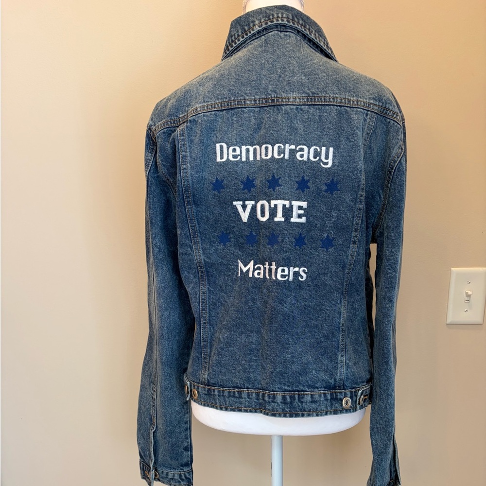 #109 Blue Age Women’s Vintage Blue Denim Jacket with Embroidery. Like New! - Picture 1 of 12